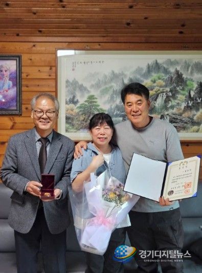 故 김흥악 지사의 외증손자 내외